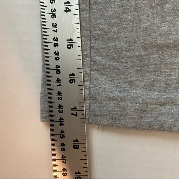 Old Navy Girl’s Grey Capri Sweat Pant size 10 - Picture 7 of 7